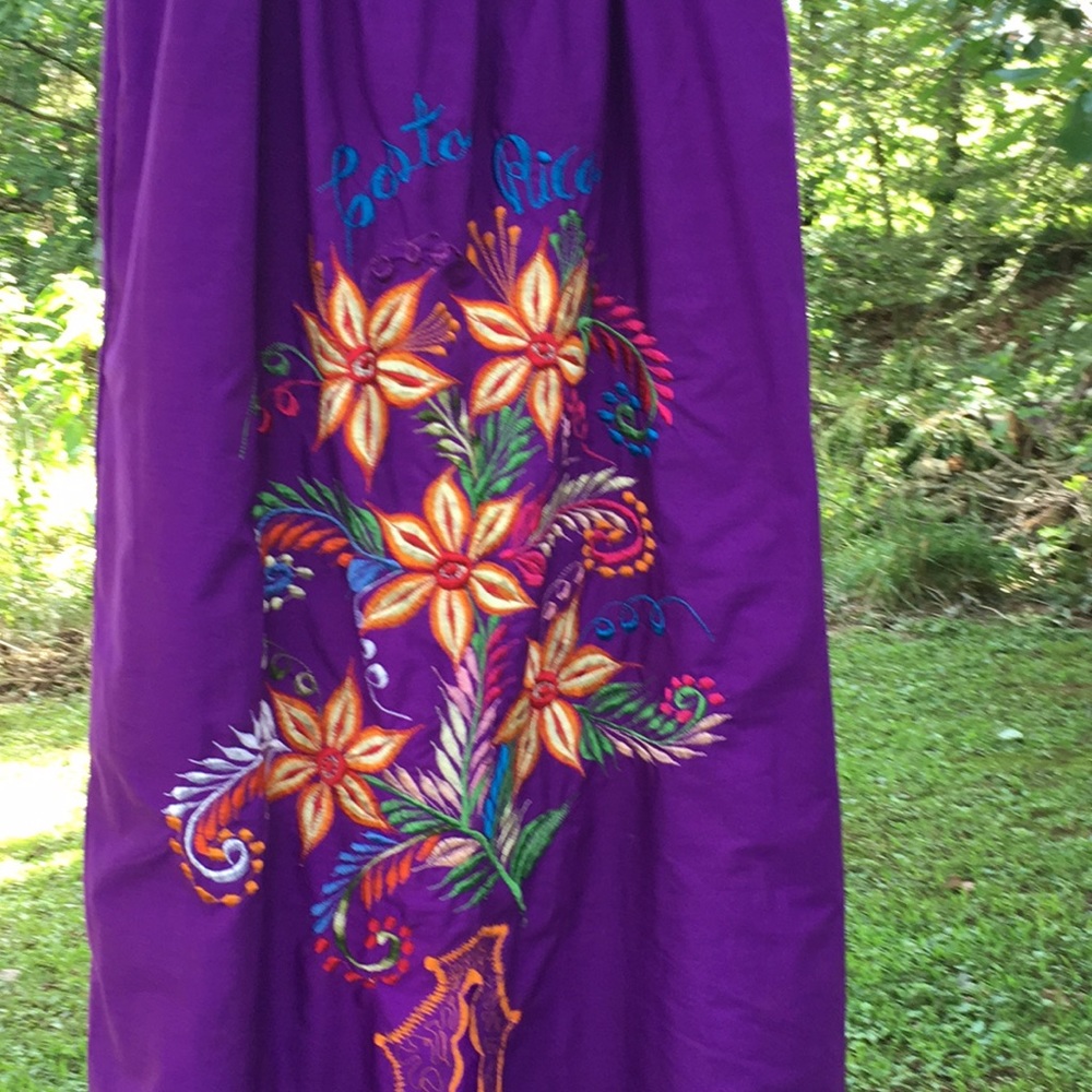 Dress from Costa Rica - Picture 2 of 8